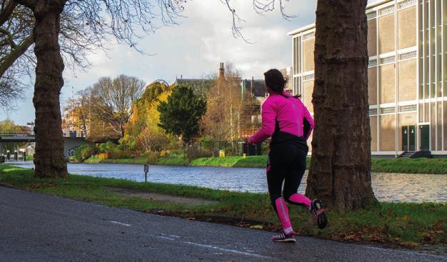 vrijwilligers, en dat verdient waardering en ondersteuning. > > D66 wil dat ieder kind in Delft kan sporten en zijn zwemdiploma-a kan halen.