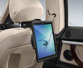 De houder neemt uw smartphone veilig op en past goed in het interieur van uw BMW. De houder is eenvoudig aan de voorruit te bevestigen. BMW USB oplader.