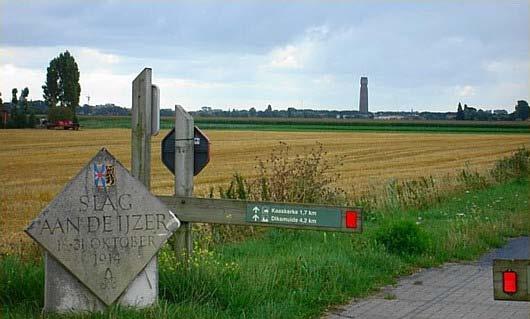 Ondanks alle gevaar bleef hij gedurende een hele periode de post bemannen en zorgde hij ervoor dat Duitse troepenbewegingen snel en correct werden doorgegeven.