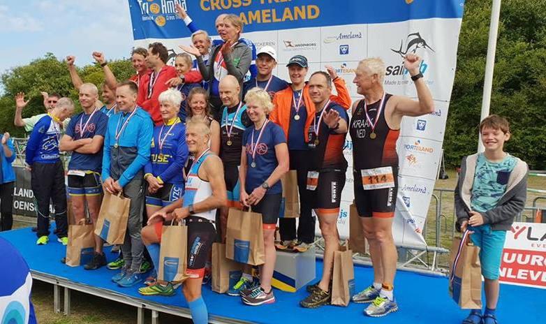 AMELAND TRI-AMBLA NK CROSS TRIATLON 09-09-2018 De winnaars van goud, zilver en brons. zwemmen fietsen lopen lopen 1500m 35km 2 x 6km totaal Audrey Breur 0.29.53 1.59.03 0.31.13/0.31.40 1.02.