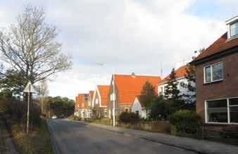 gebogen lijnen van het stratenpatroon van het dorp West-Terschelling versterken het gevoel van beslotenheid en geborgenheid van het dorp aan de haven.