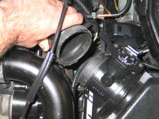 Refit the MAS to the original intake hose & now secure using the hose clamp supplied. (Fig.13&14) 12. Fit the rubber filter adaptor to the MAS. (Fig.15) 13.