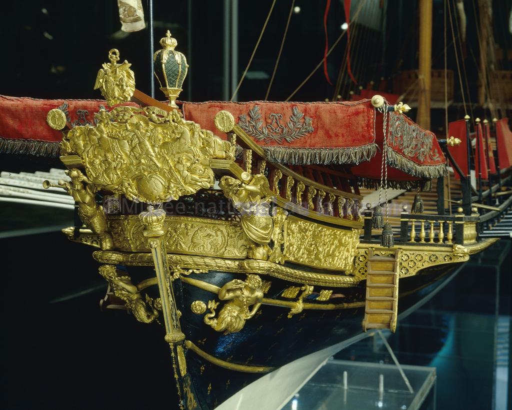 U ziet hier een galei van de Maltezer Orde, een model uit het maritiem historisch museum in Venetië. De galeien in Napels zagen er ongeveer ook zo uit.