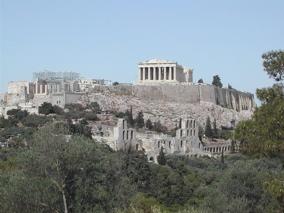 Het Parthenon is gewijd aan de godin Athene, in verschijningsvorm Athene Parthenos, de maagd.