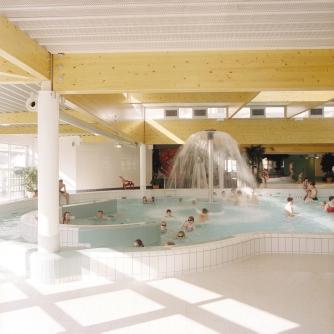 Op donderdag 28 juni 2002 werd het zwembad officieus opengesteld voor het publiek waarna er een week lang een ware stormloop was om gratis te komen zwemmen.