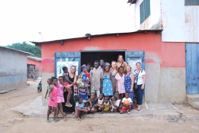 Wat is er in Ghana gedaan: -Voor alles staan we voor continuïteit van ingezette projecten. Dit houdt o.a. in dat de kiosken onderhouden moeten worden, alle kinderen naar school blijven gaan, transport en eten betaald worden.