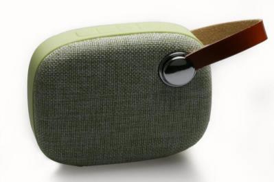 FUNKBOX L CM5322 Draadloze speaker die krachtig geluid (2 x 3W) combineert met trendy design en materialen.