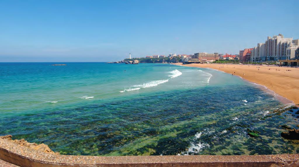 Bar Bistro Biarritz is een directe verwijzing naar de Franse badplaats Biarritz aan de Atlantische kust.