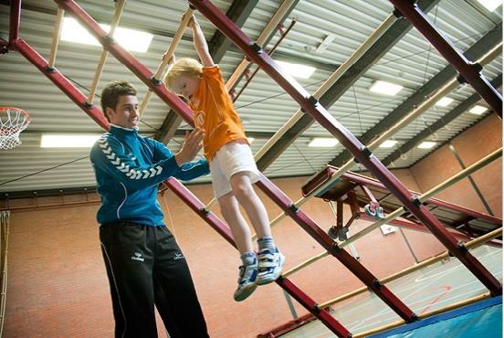 Zo heeft elke basisschool wel een sportdag of organiseren verenigingen van alles om hun club te promoten. Ook kinderdagverblijven bieden sportactiviteiten aan.