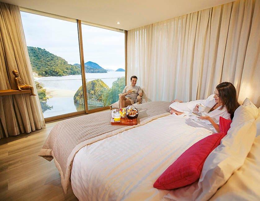 Zone 5Ψ Ontdek de 5Ψ Zone in het 4Ψ Resort Rio Das Pedras Resort. De 5Ψ Zone is ideaal voor volwassenen die privacy, services op maat en premium comfort willen.
