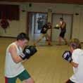 jaar) Engels boksen, aanleren op een speelse manier van de basishouding, slagen en verplaatsingen van de recreatieve bokssport!