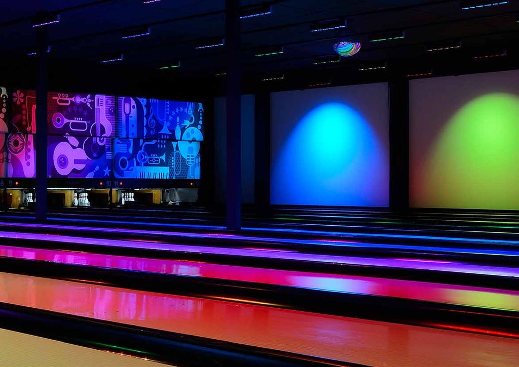 UNIQUE BOWLING ENTERTAINMENT SYSTEM EXCITING ON LANE EXPERIENCE HIGH SCORING LANES Start your bowling experience within a Split second! Verspeel geen kostbare tijd meer aan het invoeren van de namen.