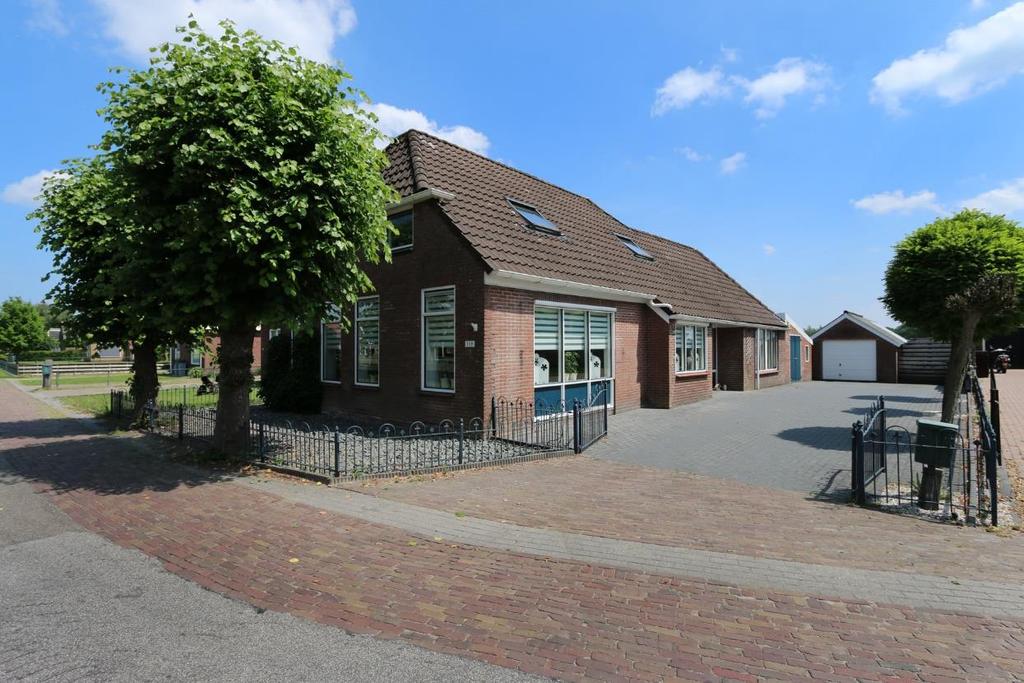 GEEN GAS AANSLUITING MEER? Dat kan bij deze vrijstaande woonboerderij. Naast 24 zonnepanelen is er nieuwe pelletketel aanwezig, die in overleg met de verkoper, geïnstalleerd kan worden.