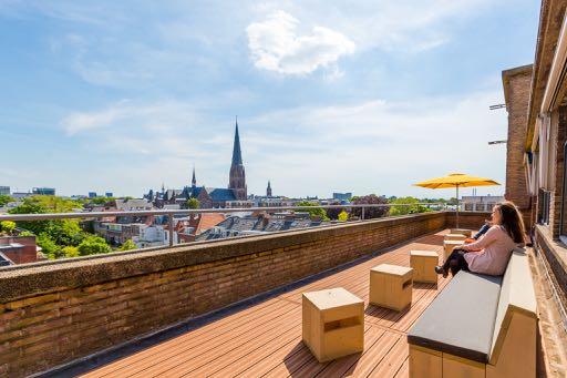 5 e etage Babel zeer ruim dakterras met betoverend uitzicht op de Haagse