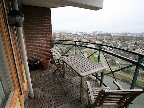 LIGGING & INDELING Balkon van ca. 7m2 aan de voorzijde van het appartement, gesitueerd op het zuid-westen.