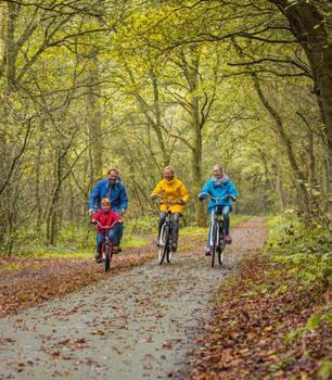 Uitstapjes in de omgeving Op deze pagina's vindt u een kleine selectie tips voor uitstapjes in de nabije omgeving van het park.