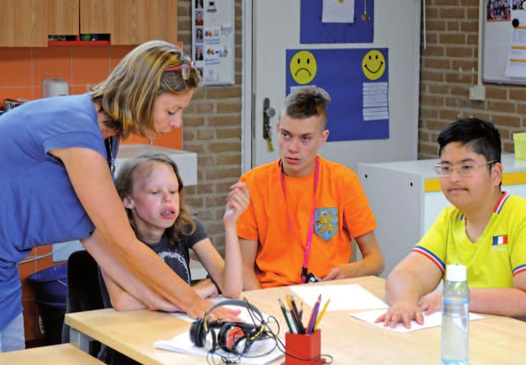 meegenomen brood op. Bruin brood is een prima keuze. In de middag is er nog een drinkmoment. Tevens kan er een kaakje/koekje gegeten worden. Trakteren op school mag natuurlijk.