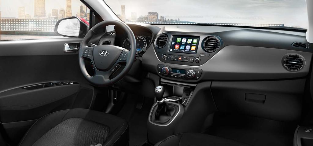 Navigatie met LIVE Services Je hoeft niet te kiezen: de Hyundai i10 is in zijn segment de enige auto waarin Apple CarPlay/Android Auto-voorbereiding en LIVE Services in één enkel