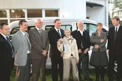 Bal Dirk Van Mechelen schenkt nieuw minibusje aan Home Speth De historische verkiezingsuitslag van de Kapelse VLD, en van politiek boegbeeld Dirk Van Mechelen in het bijzonder, zorgde er dit jaar