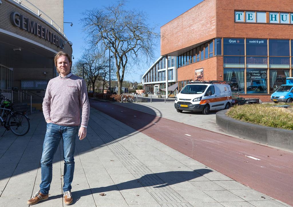 De updates worden grotendeels samen met de klanten bepaald Samen met twee collega s doet WOZ-coördinator Imre Beek bij de gemeente Huizen feitelijk alles