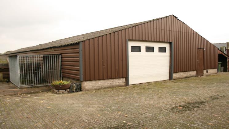 Locatie Vraagprijs : Willibrordusweg 16, 5374 NG Schaijk : 375.000,-- k.k. Korte omschrijving Deze grote vrijstaande boerderij met garage en stallen, bouwjaar 1961, heeft een inhoud van ca.