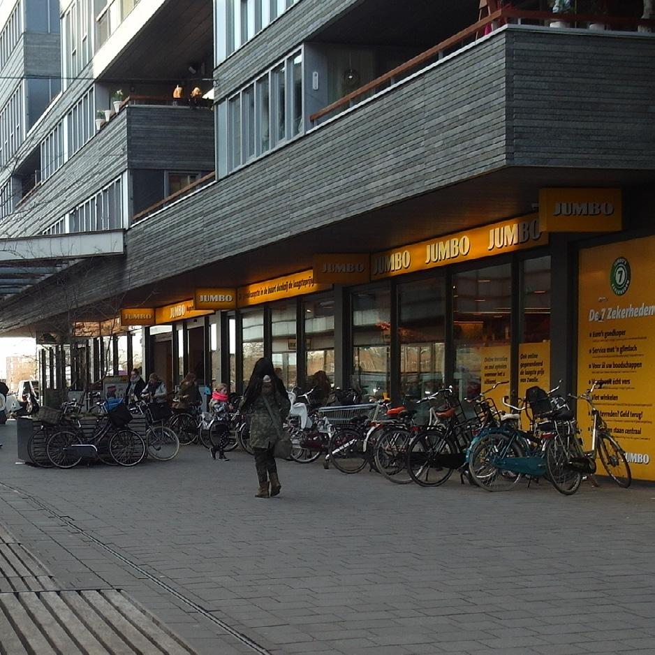 Gevolgen voor wijkcentrum Stadshagen Doordat in de wijk Stadshagen veel (jonge) gezinnen wonen met meerdere kinderen, die (daardoor) weinig tijd hebben én veel op internet kopen, zijn de landelijke