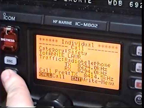 Veiligheidscommunicatie - gmdss VHF (marifoon): digitale oproep op 70 gevolgd door luisteren op 16 HF (): digitale oproep op DSC