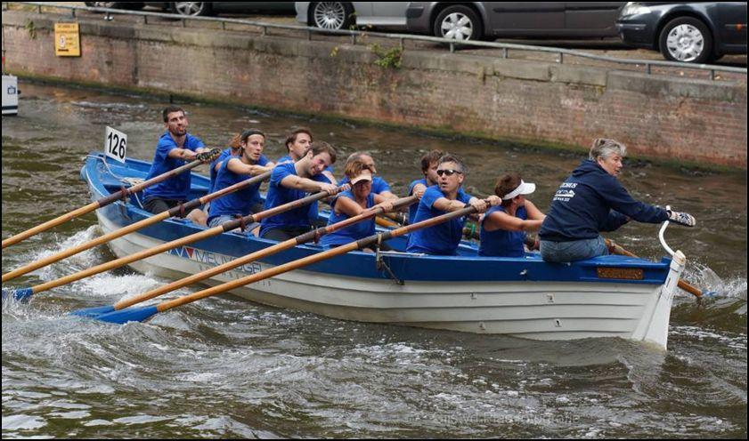 GRACHTENRACE TE AMSTERDAM Afgelopen zaterdag 8 oktober reisde de Ferox ploegen weer af naar Amsterdam voor de grachtenrace.