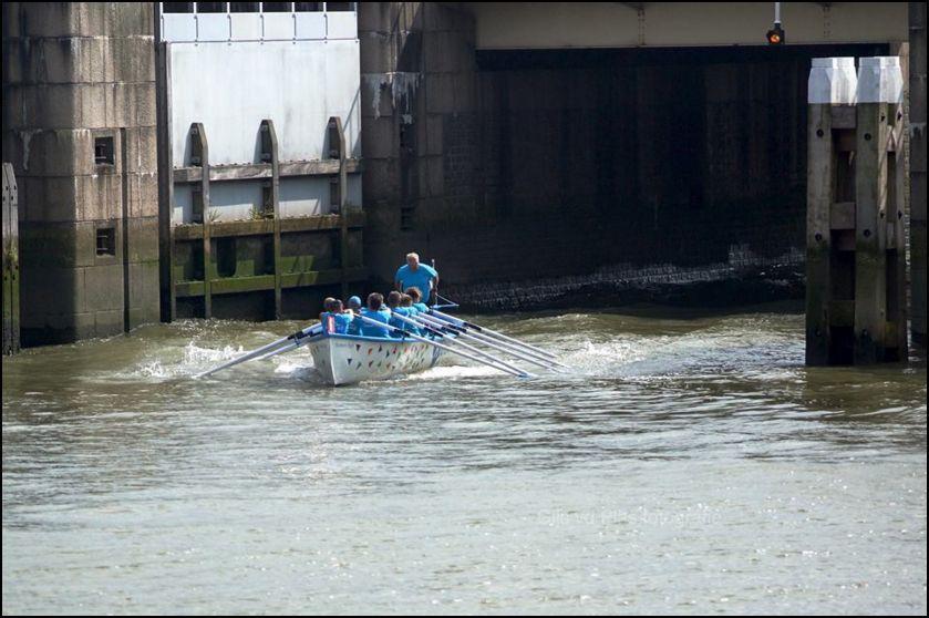 Op de terugweg gaat het traject door de oude havens van de