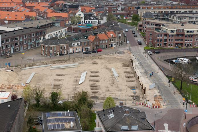 Verontreinigde grond in Kampen Heiwerkers die eind 2016 aan de slag waren op een bouwterrein in Kampen, werden wel degelijk ziek door de verontreinigde