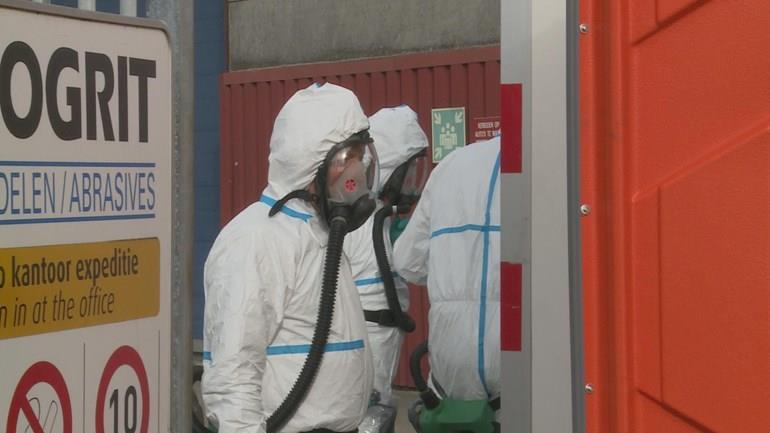 Asbestgrit Affaire Eurogrit groter dan gedacht: 594 bedrijven gewerkt met asbesthoudende grit; op 842 locaties #Eurogrit is niet aansprakelijk voor schade zegt leverancier van asbestgrit.