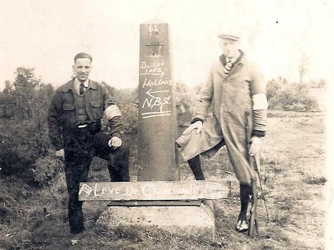 15 Aamsveen Aamsveen De rijksgrens loopt dwars door het Aamsveen.