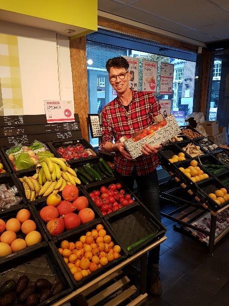 Jongeren interesseren zich steeds meer voor biologisch en duurzaam en dat ziet hij terug in zijn consumenten. Biologisch is wel iets duurder. Wat trekt mensen toch naar uw winkel?