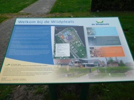 De weide is bereikbaar via een veerooster en voor rolstoelgebruikers is een klaphek aangebracht.