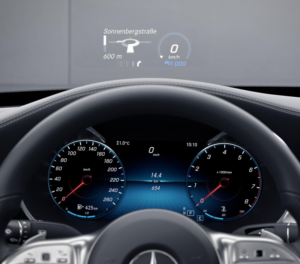Head-up display. Het head-up display verandert de voorruit in een digitale cockpit.
