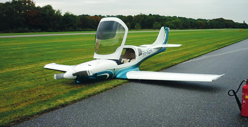 Buiklanding, Lancair 360, PH-KER, Seppe Airport, 18 oktober 2012 De bestuurder was van baan 25 opgestegen met het doel een aantal doorstarts te gaan maken op Seppe Airport.