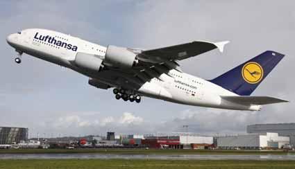 Lufthansa ontving in 2010 haar eerste A380 en deed daarmee verschillende luchthavens aan. digheden toe van 15.170 naar 15.360 kilometer.