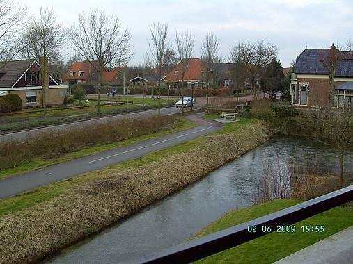 Dit is richting het dorp Menaldum, Dijksterbuorren.