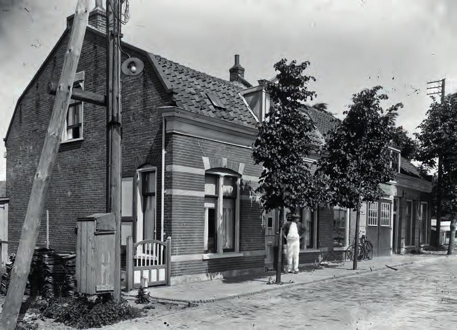heemstede in beeld: collectie glasnegatieven 1928-1934 Waarschijnlijk stonden deze inmiddels gesloopte huisjes aan de Leidesevaartweg 93-97, vlak bij de Zandvoortselaan.