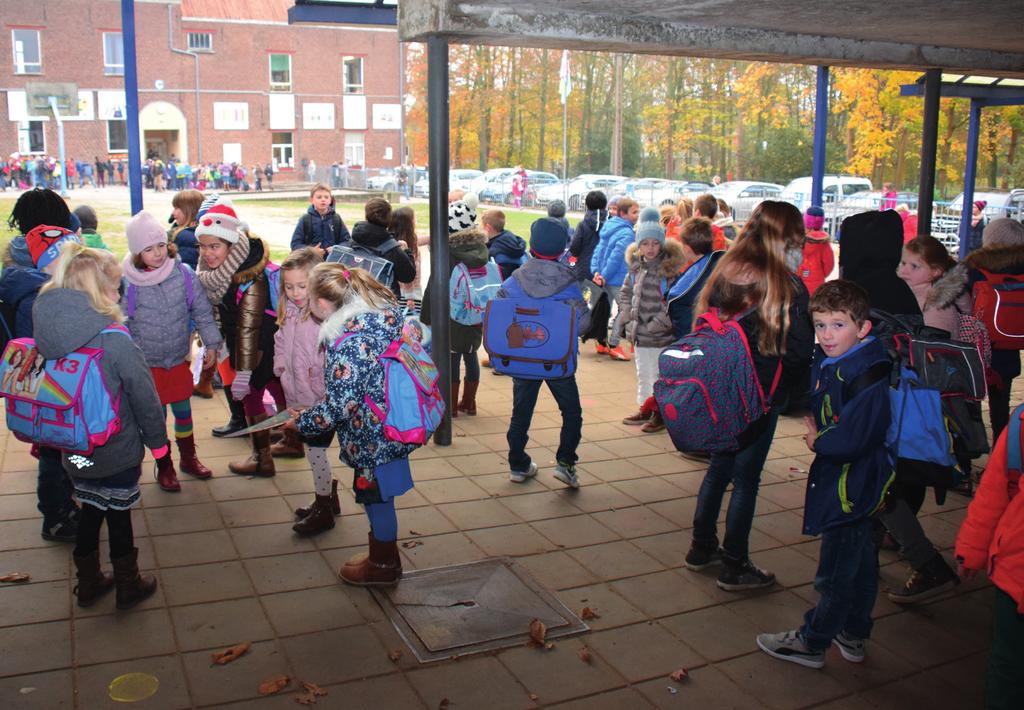 1 Vlaanderen is onderwijs & vorming WIE IS ER NIET ALS DE SCHOOLBEL RINKELT?