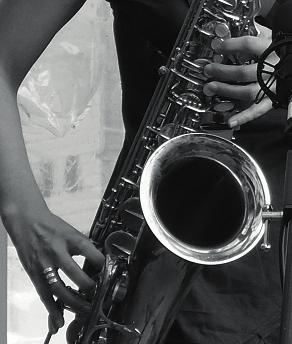 3. Acht tips voor een goede houding bij het saxofoonspelen Wat is het geheim van een goede houding bij het saxofoonspelen en waarom is het belangrijk?