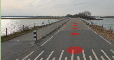 de Richter en de Merwedebrug ooit versterkt worden, dan is gezien het aantal aansluitingen aan de binnenzijde deze variant gunstiger dan variant 1.