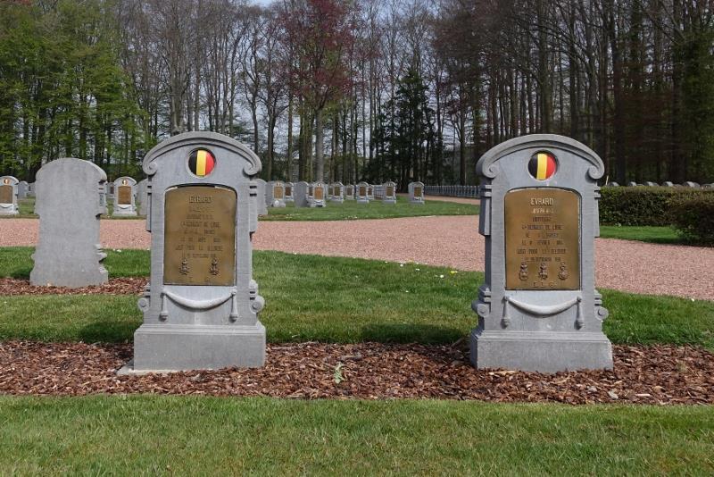 10 Begraafplaats van Houthulst De militaire begraafplaats van Houthulst ligt in het Vrijbos langs de weg N301 ten zuiden van de stad.