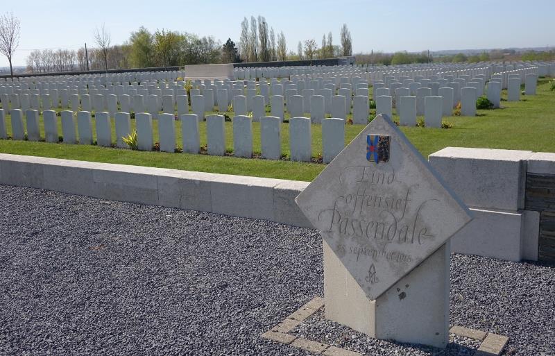 7 Passendale De strook tussen Passendale en Westrozebeke viel in het zuidelijke afvalvak. Passendale is een van de beruchtste namen in de Britse militaire geschiedenis.