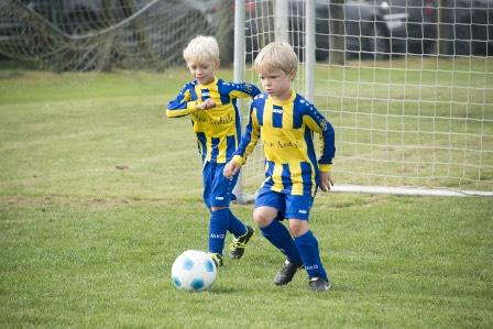 U6 football as a dribbling and shooting game Hoe ontwikkelen?