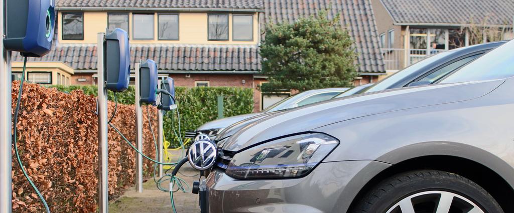 Accessoires Alle laadpunten zijn ook verkrijgbaar als paalmodel. De ICU Eve Mini en de EV-Box HomeLine zijn daarnaast ook leverbaar met een vaste kabel van 8 meter tegen meerprijs.