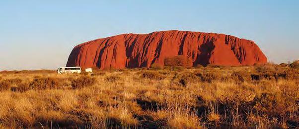 Groepsreizen Uluru & Kings Canyon Camping Experience Groep Internationaal Avontuurlijk Bus Northern Territory Dag 1: Alice Springs - Uluru We rijden door de prachtige outback en stoppen bij de