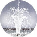 900 liter per uur. Inclusief twee verschillende sproeikoppen: een fontein sproeier en een waterbel (Pond-Flow ECO 600 is inclusief fonteinsproeier).