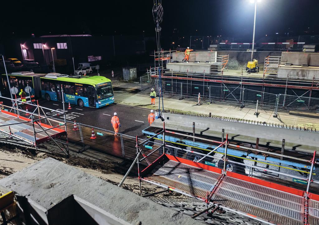 De planning voor de bouwwerkzaamheden wordt afgestemd met busvervoerder Connexxion, zodat de bussen zo min mogelijk gehinderd worden en de bouw kan doorgaan.