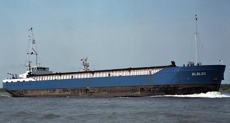 ALBLAS, IMO 8521490 (NB-160), voorschip gebouwd door Scheepsconstructie B.V., Ouderkerk, 3-6-1986 kiel gelegd, achterschip gebouwd door Scheepsbouw Gebr. Buys B.V., Krimpen a/d IJssel, 22-12-1986 afgebouwd bij Scheepswerf Grave B.